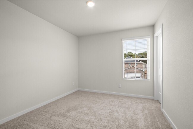 Building Photo - 7746 Bergamot Cir