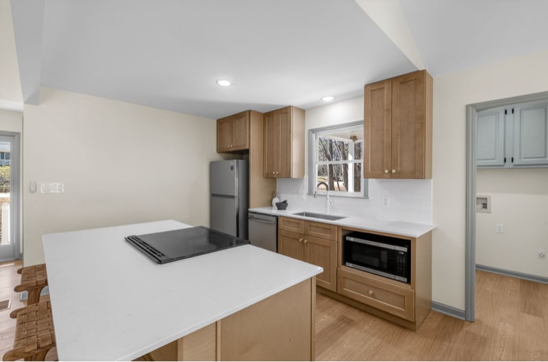 Building Photo - 421 Danielle Dr