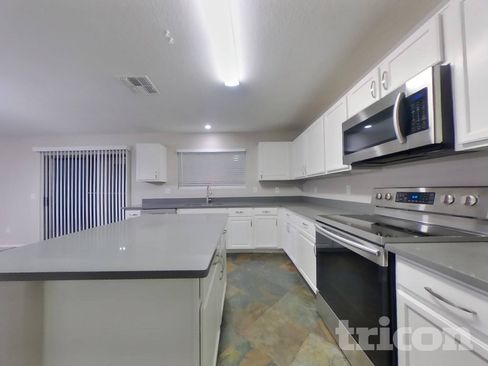 Building Photo - 15923 N 169th Dr