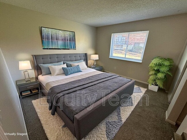 Building Photo - 3920 Mack Rd