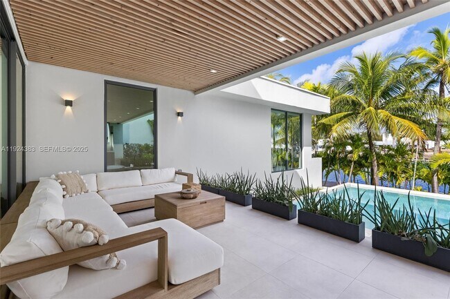 Building Photo - 773 NE 77th Terrace