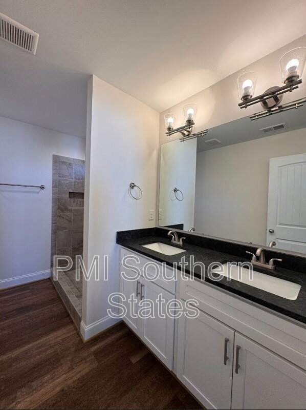 Building Photo - 306 Clarus Crk Wy