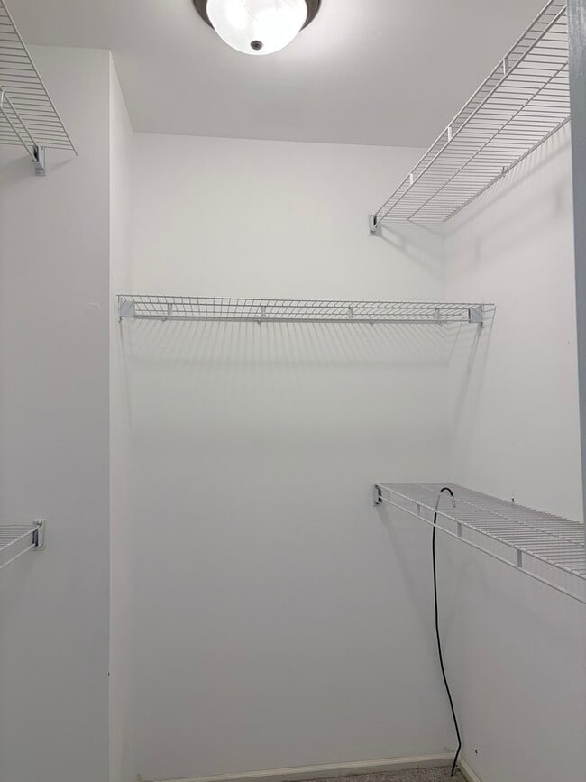 Building Photo - 97 N Walnut Ln