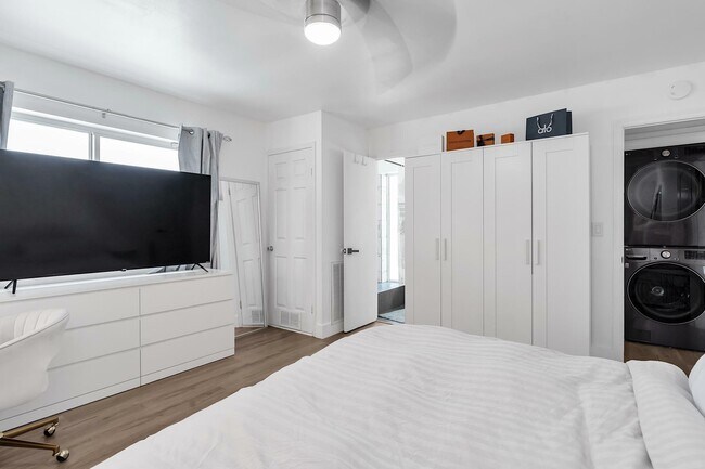 Building Photo - 2233 SE 15th St