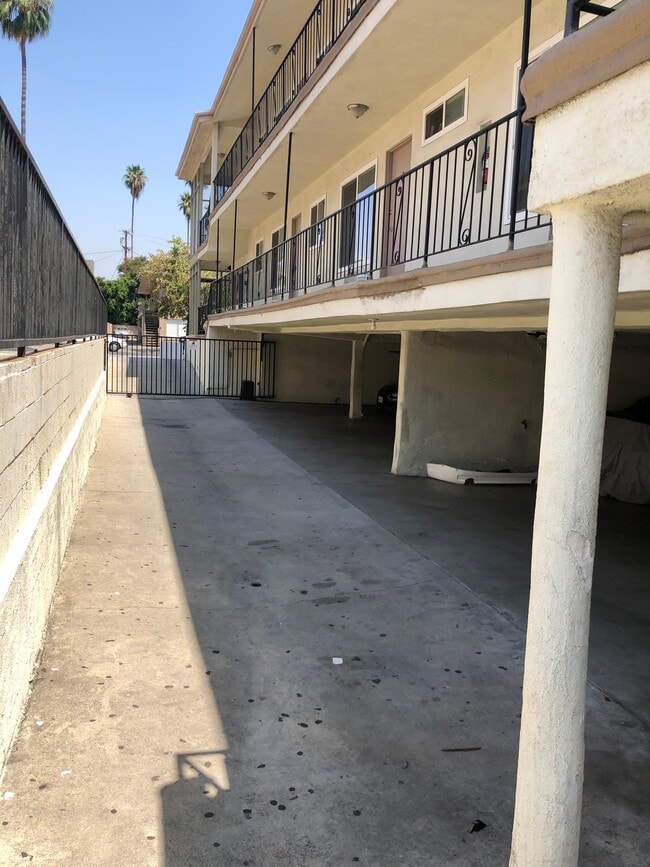 Gated Subterranean Parking - 14106 Delano St