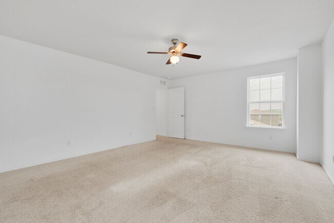 Building Photo - Charming 4-Bedroom Home in Cinco Lakes – Community Amenities & Prime Location!