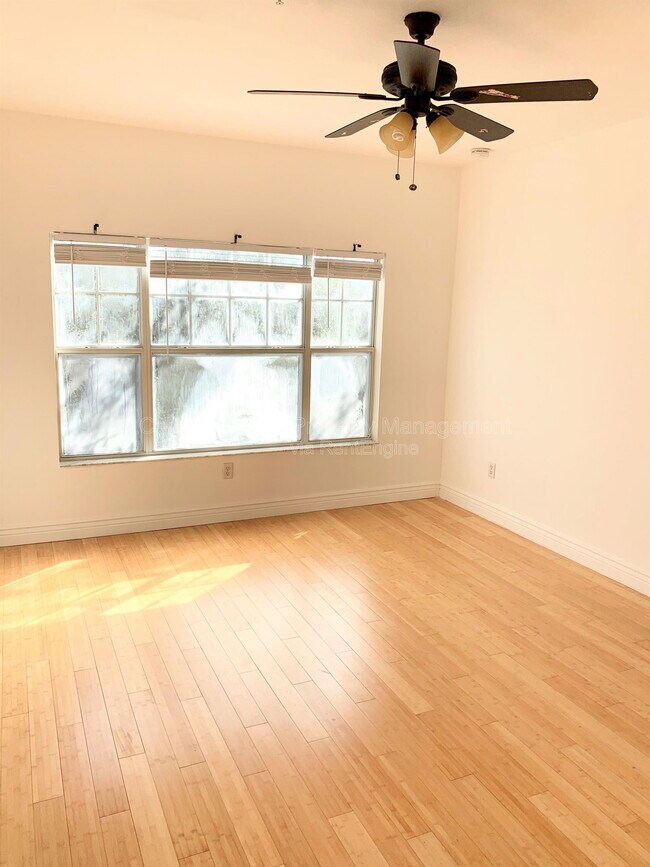 Building Photo - 2460 Grand Central Pky