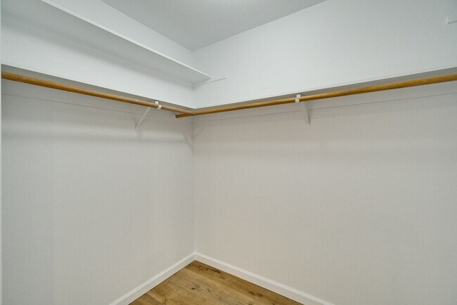 Building Photo - Recently upgraded Condo in a highly desirable location in Sunnyvale.