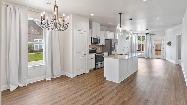 Primary Photo - 3 Bedroom Townhomes Off Burbank