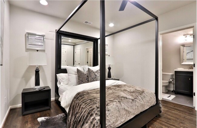 Building Photo - 4379 Strand Dr