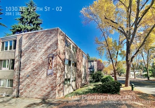 Building Photo - 1030 NE 125th St