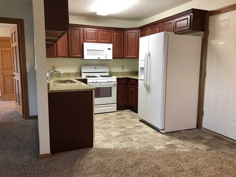 Building Photo - 1001 Altamonte Dr