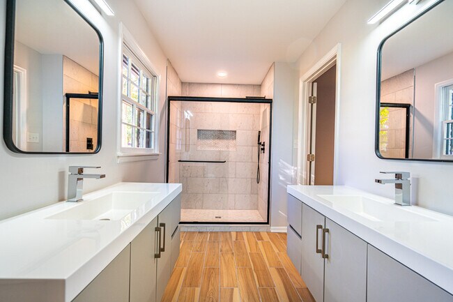 Building Photo - 7605 Fleming Hills Dr SW