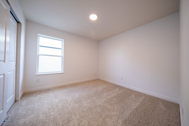 Building Photo - 22660 Isla Wy