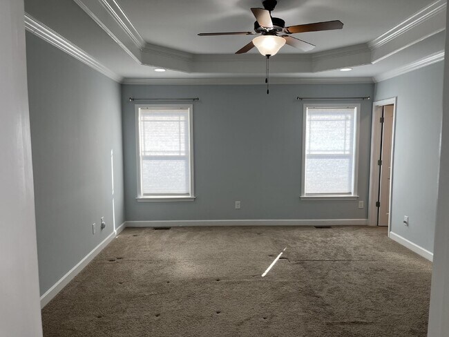 Building Photo - 6050 Sanmar Dr