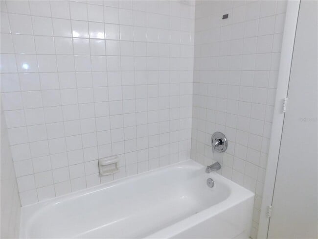 Building Photo - 204 Caryl Way