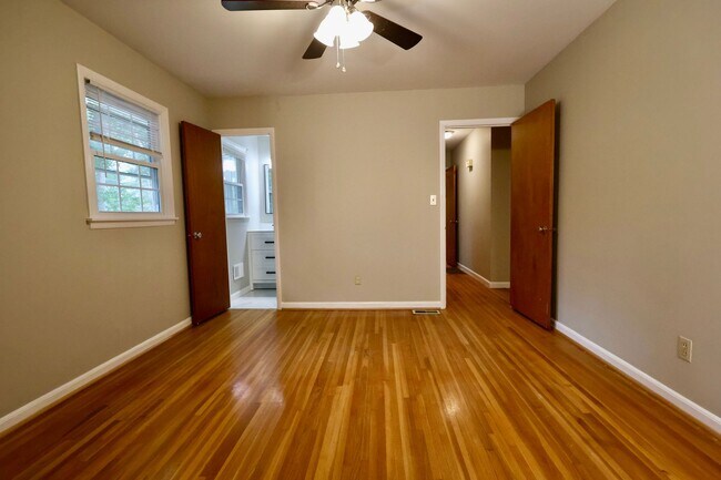 Building Photo - 536 Edgecrest Cir