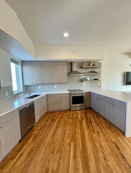 Kitchen - 2530 28th St
