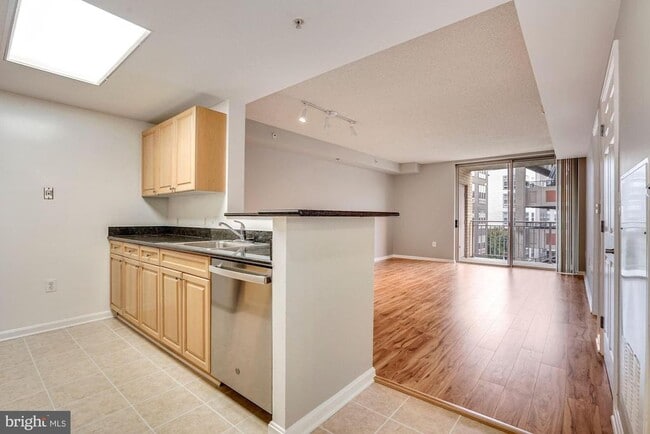 Building Photo - 2726 Gallows Rd