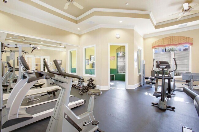 Building Photo - 9905 Baywinds Blvd