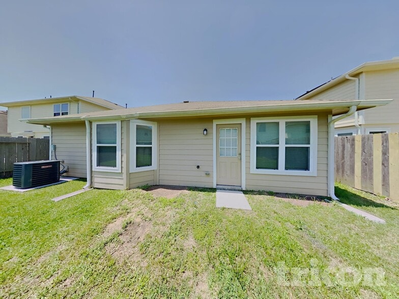 Building Photo - 15018 Mause Creek Dr