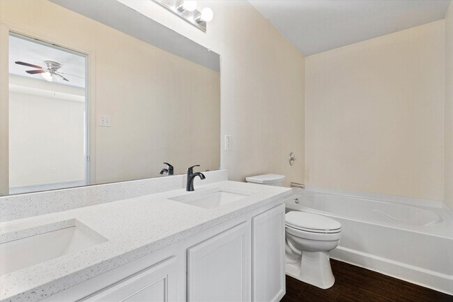 Building Photo - 12856 Gillon Dr
