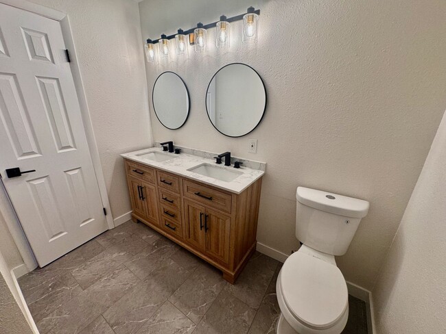 Building Photo - 417 S Owens St