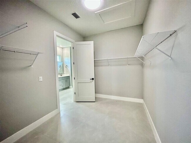 Building Photo - 15109 Aquarius Cir