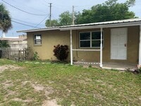 Building Photo - 1703 Edgewater Dr
