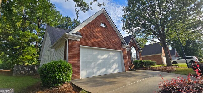 Building Photo - 2 Mill Ridge Pl