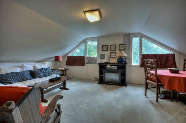 Building Photo - 188 Orchard Ridge Rd