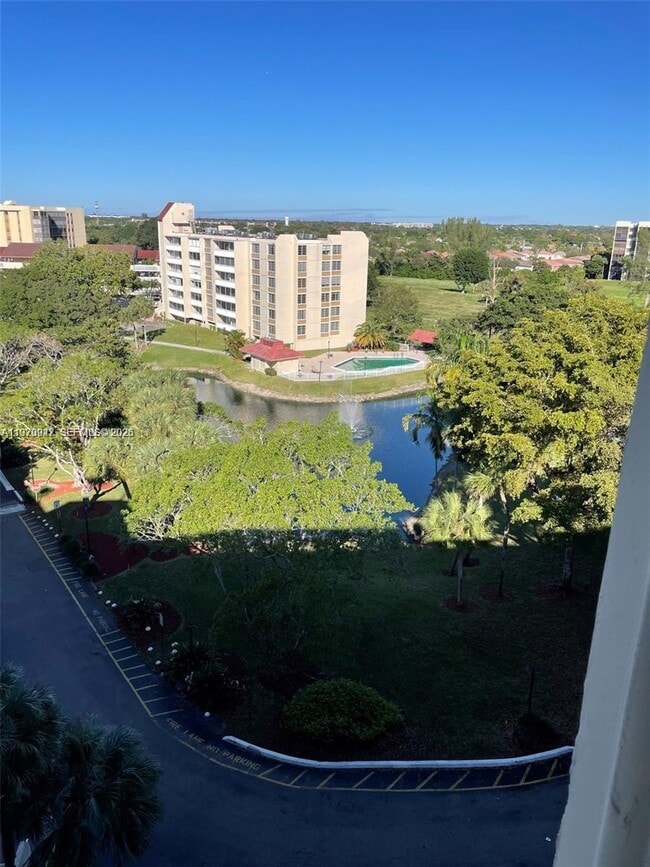 Building Photo - 6911 Environ Blvd