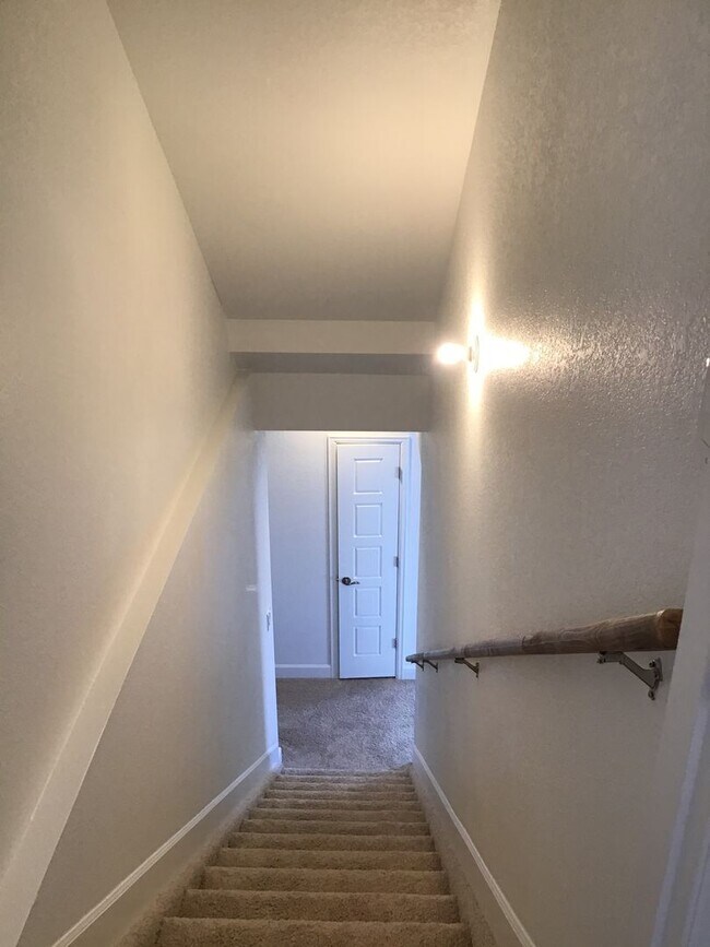 Building Photo - Beautiful home for rent between Parker and...