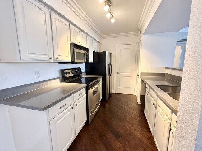 Building Photo - Beautifully Updated Condo in Gated Copper Palms Community
