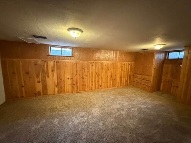 Building Photo - BRICK HOME WITH FINISHED BASEMENT