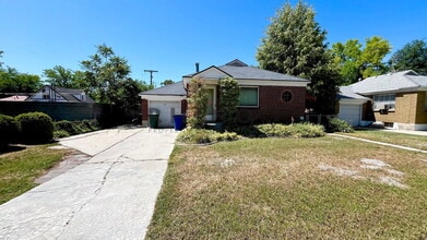 Building Photo - 943 W Briarcliff Ave