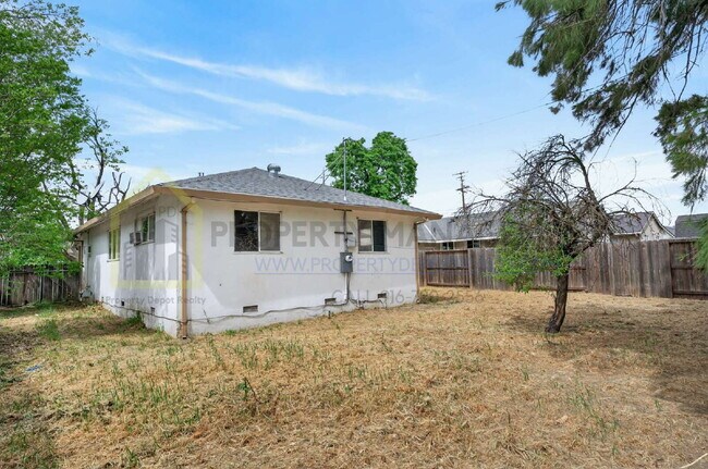 Building Photo - Charming 3-Bedroom Gem on Albatross Way - Cozy Living in Sacramento