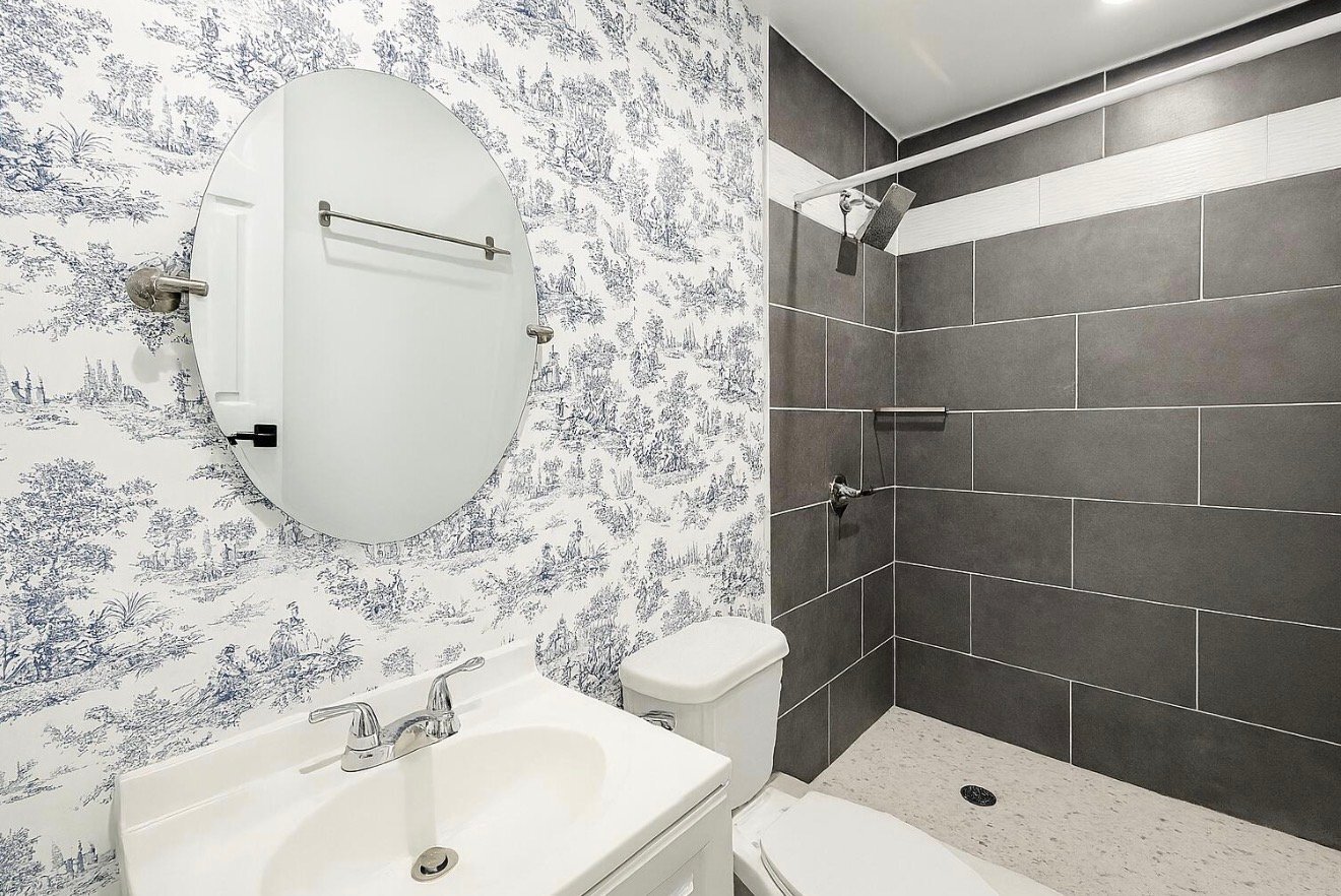 Building Photo - 2055 SE West Dunbrooke Cir