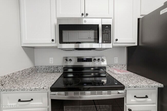 Building Photo - 8418 N Lagoon Dr