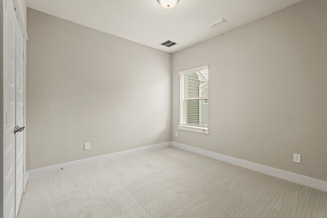 Building Photo - 10972 Hewitt Cliff Ln