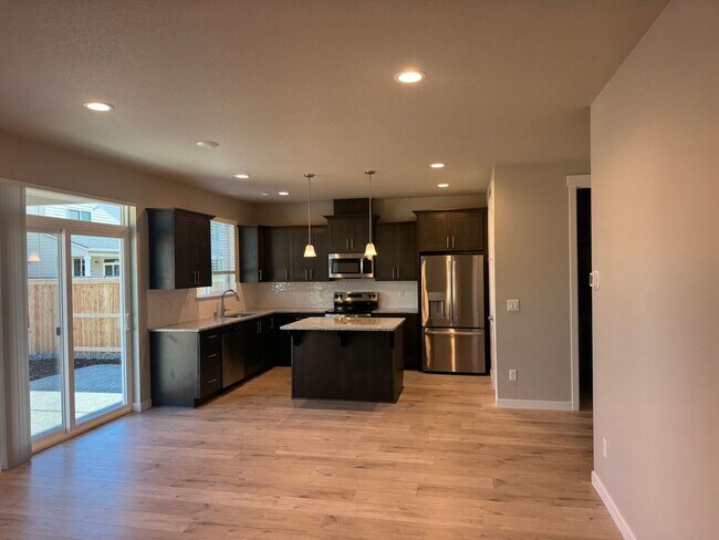Building Photo - Amazing 3 bedroom Brand new home!!
