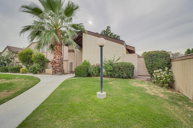 Building Photo - 5400 Dunsmuir Rd