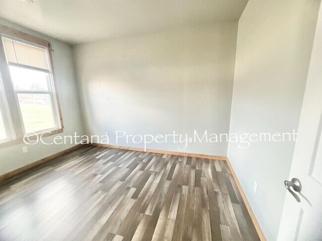 Building Photo - 600 S Montana St