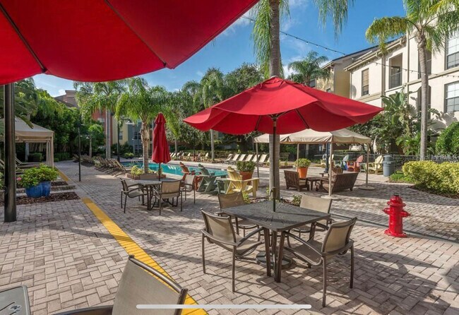 Building Photo - 402 S Armenia Ave