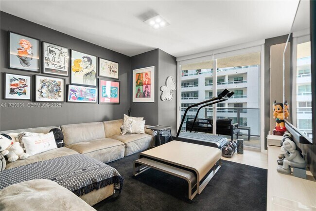 Building Photo - 488 NE 18th St