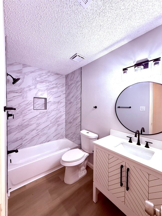 Building Photo - 12071 Plumbrook Dr