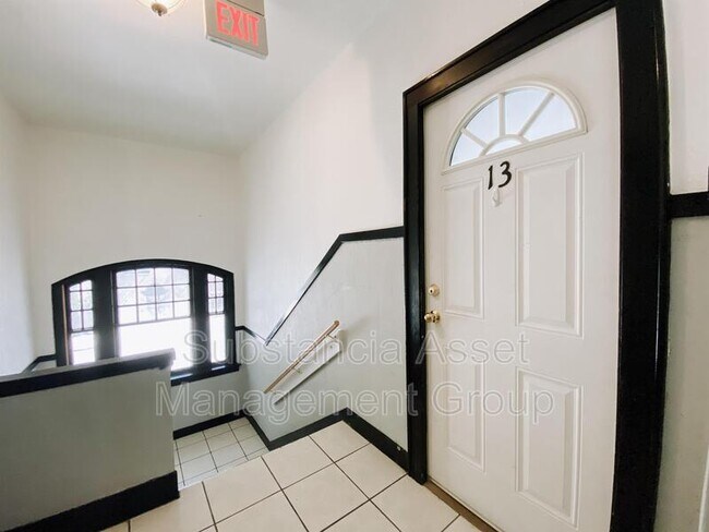 Building Photo - 518 NW 12th St