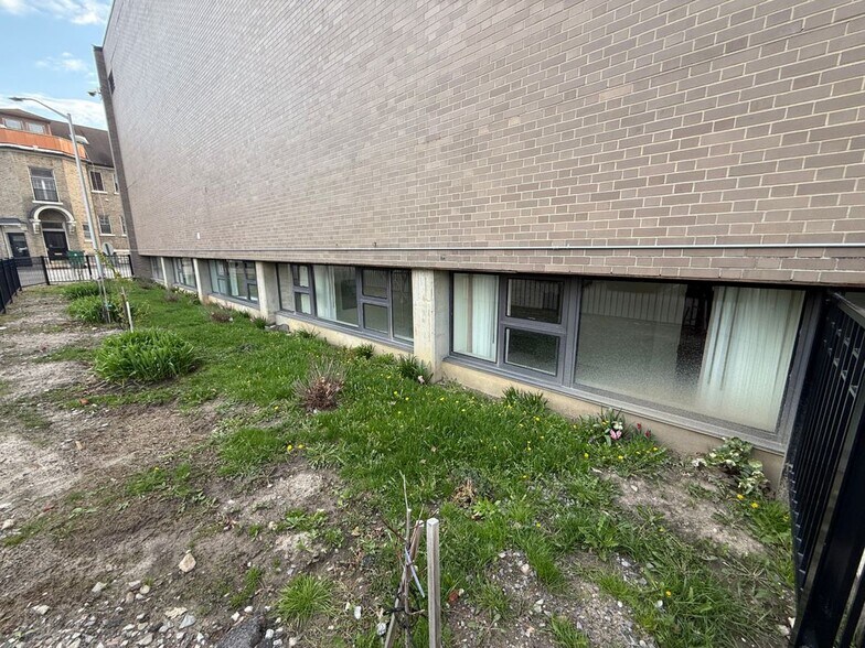 Building Photo - 130 Linwood Ave