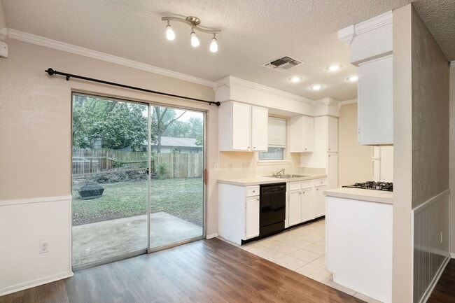 Building Photo - Awesome 3 Bedroom house in Anderson Mill with 2 Car Garage!