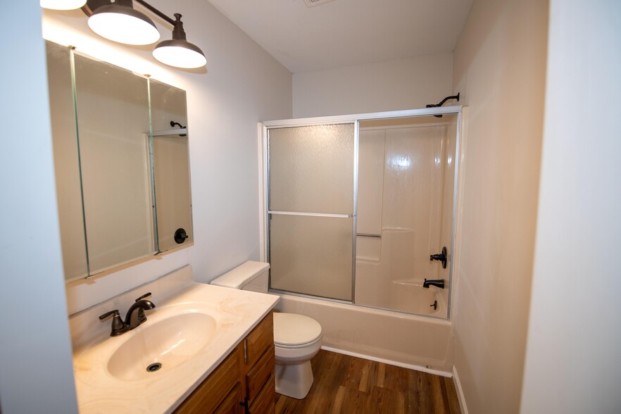 Building Photo - 146 Pierre Pl